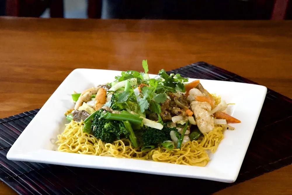 H4 Hủ Tiếu Xào Gà Chicken